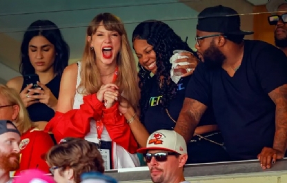 ''Taylor Swift's Departure from Kansas City After Travis Kelce Rendezvous''