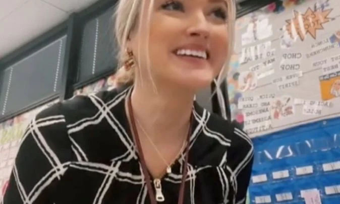 Young teacher is so beautiful that when men see her they wan to be her stundets 
