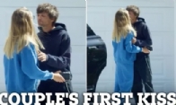  Zara McDermott and Louis Tomlinson Share First Public Kiss